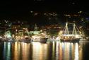 Makarska bei Nacht